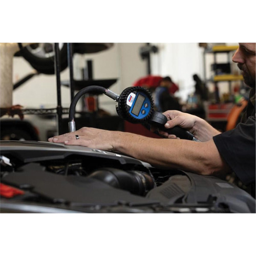 D&eacute;bitm&egrave;tre &eacute;lectronique de lubrifiant avec rallonge flexible &agrave; 90° Haskins Industrial Inc.