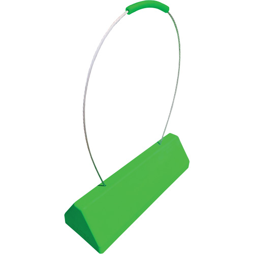 Cale de roue pour avion Checkers Safety SafeRay avec poign&eacute;e &agrave; c&acirc;ble ergonomique, Ur&eacute;thane, Vert fluorescent, 24" la x 8" p x 6" h Haskins Industrial Inc.