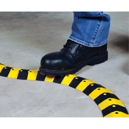 Syst&egrave;me de protection de c&acirc;bles Ultra-Sidewinder - petit , 13,125" x 3" x 0,75", 32000 lb (16 tonnes) Haskins Industrial Inc.