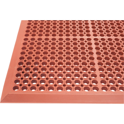 Competitor Series Mats, Slotted, 3' x 5' x 7/8", Orange, Natural Rubber Haskins Industrial Inc.