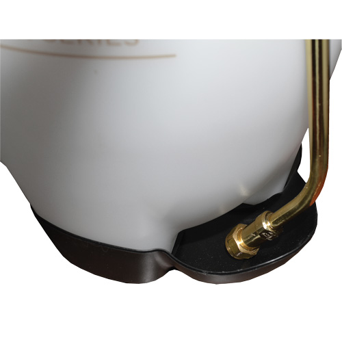 Industrial & Contractor Series Concrete Compression Sprayer, 3 gal. (13.5 L), Polyethylene, 24" Wand Haskins Industrial Inc.