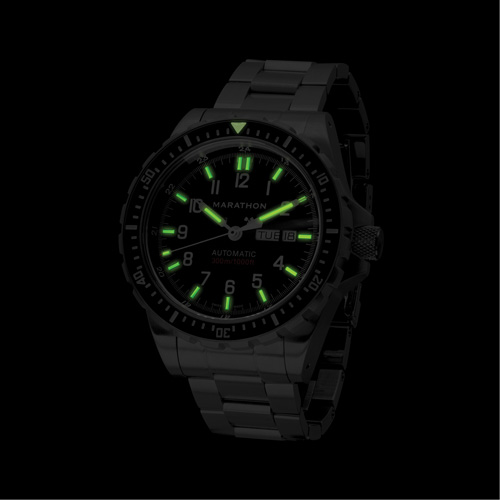 Tr&egrave;s grande montre automatique avec jour/date avec bracelet en acier inoxydable, Num&eacute;rique, &agrave; piles, 46 mm, Argent Haskins Industrial Inc.