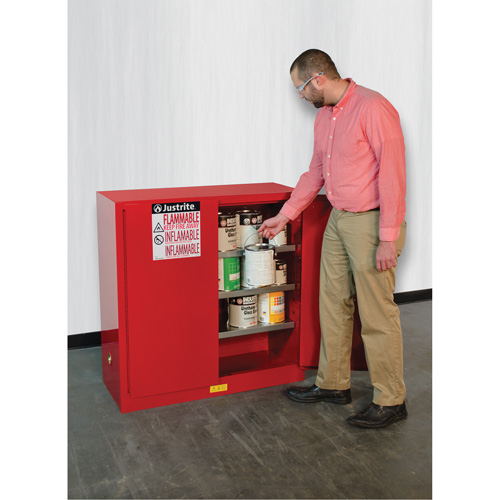 Armoire de s&eacute;curit&eacute; pour la peinture et les encres combustibles EX Sure-Grip, 40 gal., 3 tablettes Haskins Industrial Inc.