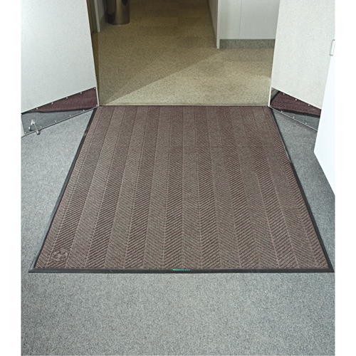 Tapis Waterhog Eco Elite, Essuie-pieds/grattoir, 6' x 6' x 3/8", Brun ch&acirc;taignier Haskins Industrial Inc.