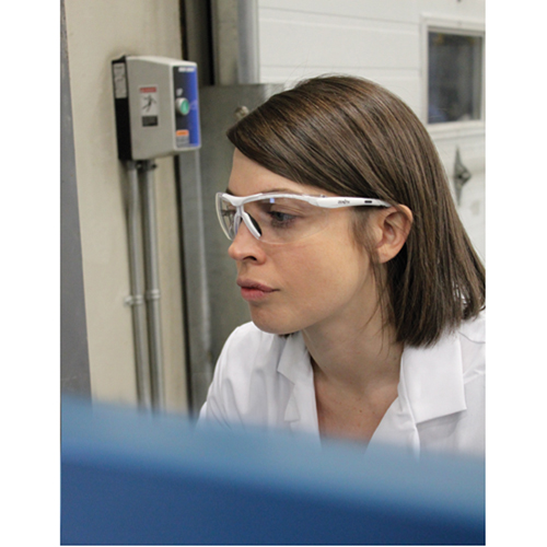 Lunettes de s&eacute;curit&eacute; s&eacute;rie Z1500, Lentille Transparent, Anti-&eacute;gratignures, R&eacute;pond ou surpasse la norme CSA Z94.3 Haskins Industrial Inc.