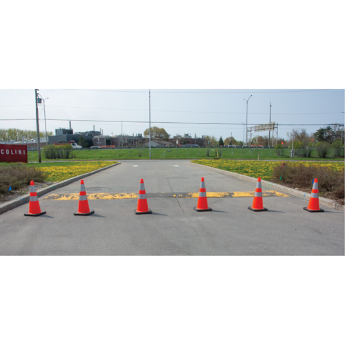 C&ocirc;ne de signalisation, 28", Orange, Bande(s) r&eacute;fl&eacute;chissante(s) 4" & 6" Haskins Industrial Inc.