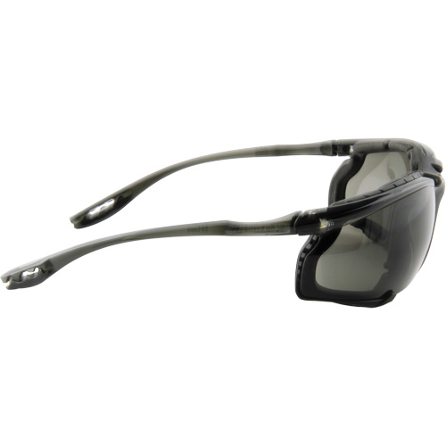 Lunettes de s&eacute;curit&eacute; avec joint en mousse Virtua, Lentille Grise/fum&eacute;e, Antibu&eacute;e, ANSI Z87+/R&eacute;pond ou surpasse la norme CSA Z94.3 Haskins Industrial Inc.