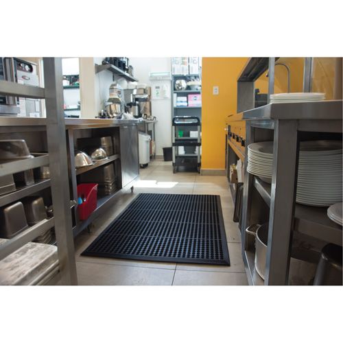 Tapis antifatigue, &agrave; fentes, 3' x 5' x 7/8", Noir, Caoutchouc naturel Haskins Industrial Inc.