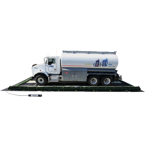 Berme de confinement secondaire pour v&eacute;hicules Ride-Side Berm, Capacit&eacute; 9300 gal. US, 20' la x 50' lo x 15" h, Support en L Haskins Industrial Inc.