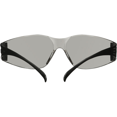 Lunettes de protection de s&eacute;rie 100 SecureFit, Lentille Gris/Int&eacute;rieur/ext&eacute;rieur, Antibu&eacute;e/Anti-&eacute;gratignures, ANSI Z87+/R&eacute;pond ou surpasse la norme CSA Z94.3 Haskins Industrial Inc.