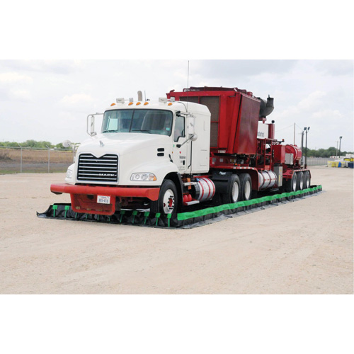 Berme Ultimate Copolymer 2000 Ultra-Containment Berm, Capacit&eacute; 5610 gal. US, 15' la x 50' lo x 12" h, Support &agrave; charni&egrave;re Haskins Industrial Inc.