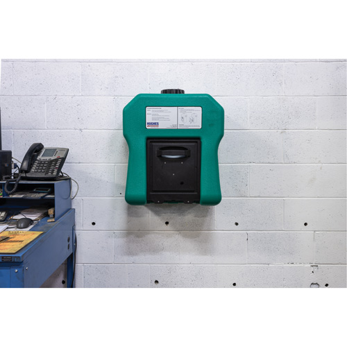 Poste de douche oculaire portable autonome, Aliment&eacute; par gravit&eacute;, Capacit&eacute; 16 gal., Conformit&eacute; ANSI Z358.1 Haskins Industrial Inc.