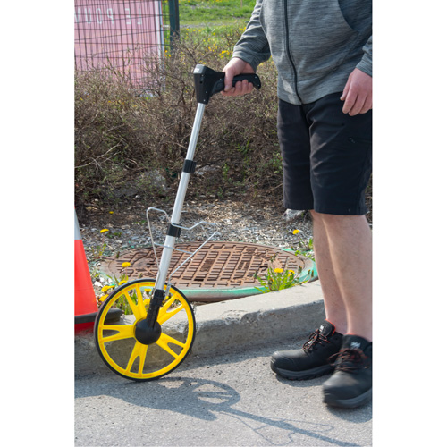 Digital Distance Measuring Wheel, 12.5"/31.8 cm, 99999.9 m Range, Feet/Metres Haskins Industrial Inc.