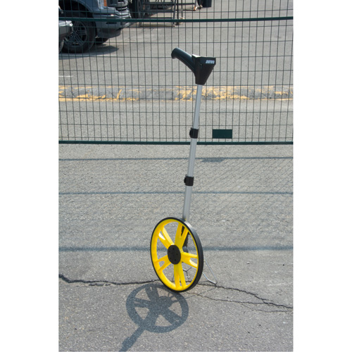 Digital Distance Measuring Wheel, 12.5"/31.8 cm, 99999.9 m Range, Feet/Metres Haskins Industrial Inc.