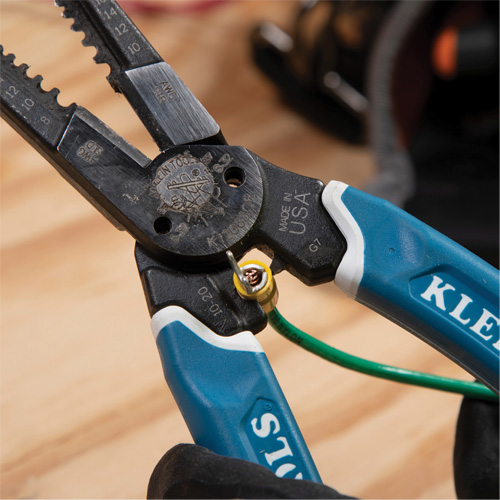 Klein-Kurve&reg; Heavy-Duty Wire Stripper, Cutter & Crimper Multi-Tool, 8-1/4" L, 8 - 20 AWG Haskins Industrial Inc.