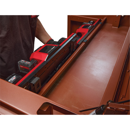 Supports de montage pour &eacute;tag&egrave;re conçus pour le chargeur rapide Gangbox M18 et M12 Haskins Industrial Inc.