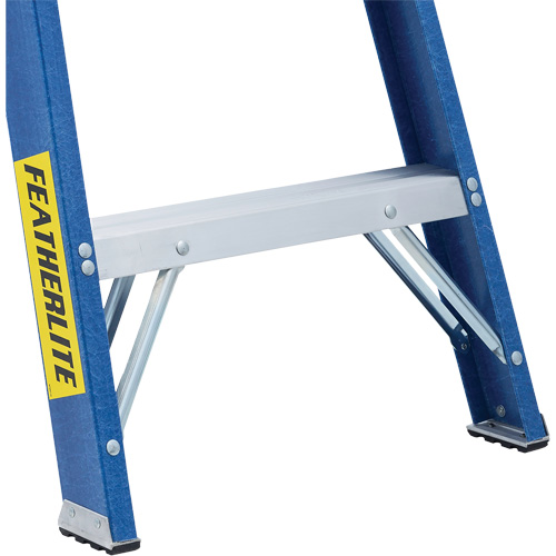 Industrial Duty Stepladders (6300 Series), 4', Fibreglass, 250 lbs. Capacity, Type 1 Haskins Industrial Inc.