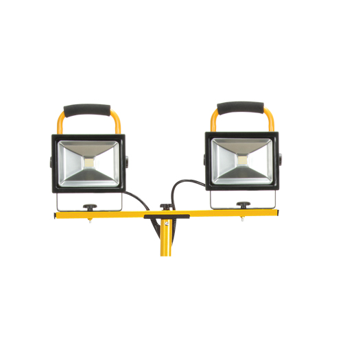 Projecteur double, DEL, 40 W, 4800 lumens, Boîtier en Aluminium Haskins Industrial Inc.