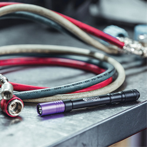 Lampe stylo UV avec port de recharge micro USB Stylus Pro, DEL, Corps en Aluminium, piles Rechargeable, Compris Haskins Industrial Inc.