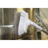 Brosse de lavage aliment&eacute;e en eau et &agrave; angle r&eacute;glable, Soies Doux, Longueur de 9-1/4", Vert Haskins Industrial Inc.