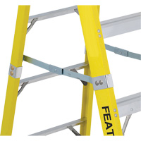 Industrial Heavy-Duty Stepladders (6400 Series), 4', Fibreglass, 300 lbs. Capacity, Type 1A Haskins Industrial Inc.