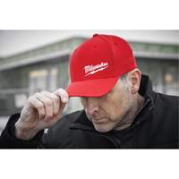 Casquette ajust&eacute;e Flexfit, Rouge, Poly-coton Haskins Industrial Inc.