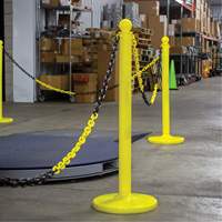 Bicolour Plastic Barrier Chain, Green/White Haskins Industrial Inc.