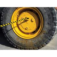 Syst&egrave;me de barri&egrave;re de s&eacute;curit&eacute; HAZLOK, Plastique, Fixation magn&eacute;tique, 30', Ruban Noir et jaune Haskins Industrial Inc.