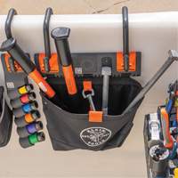 Module de poche pour quincaillerie avec crochet en S Bucket Work Centre, Nylon, 1 pochettes, Noir/Orange Haskins Industrial Inc.