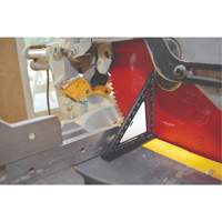 &eacute;querre de finition grav&eacute;e au laser Johnny Square&reg; de 4,5 po Haskins Industrial Inc.